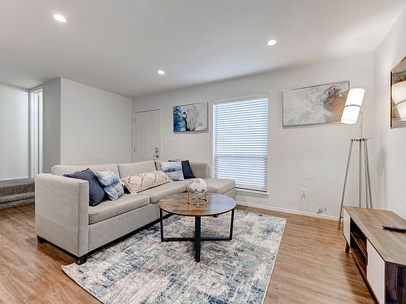 5th image of 6005 Cougar Dr APT C