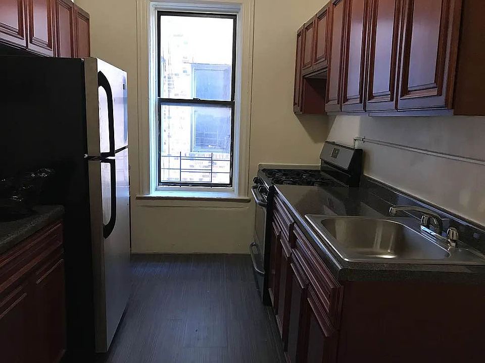 2nd image of 1730 Carroll St APT C11