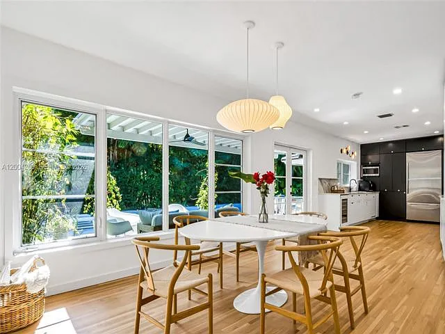 1010 Placetas Ave — Photo 4