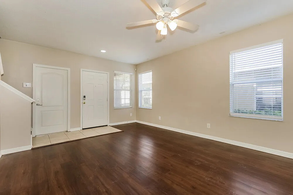 4 bed, 2.0 bath, 1754 sqft, $2,485 — Photo 4