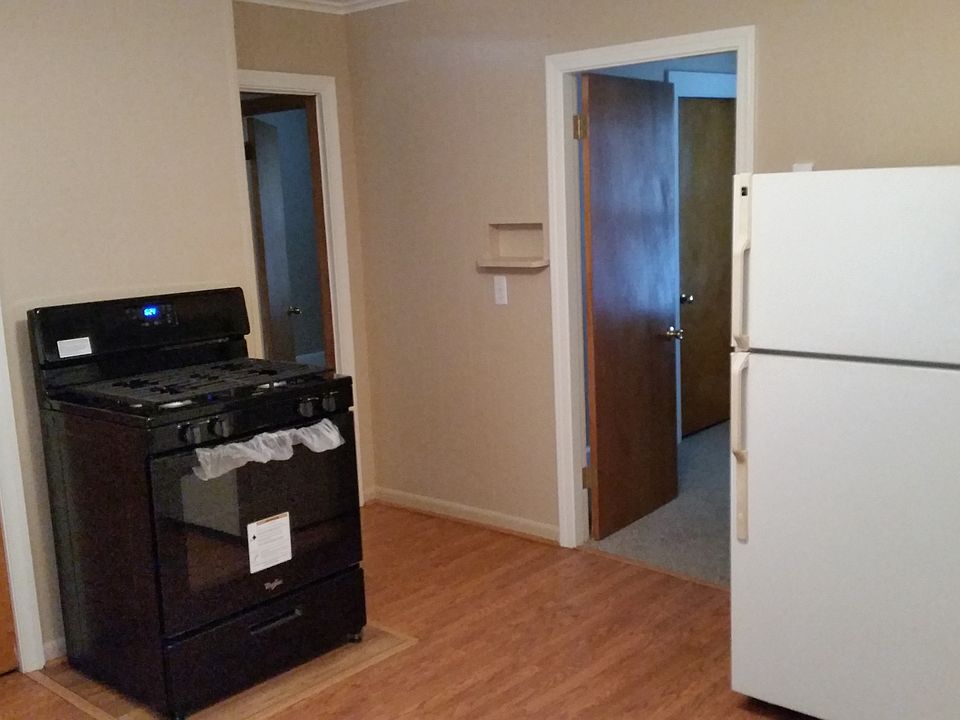 2nd image of 6 Thrasher Ave #2