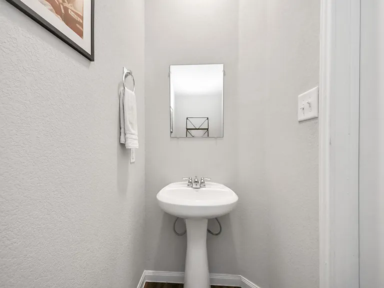 2473 Carp Dr — Photo 24