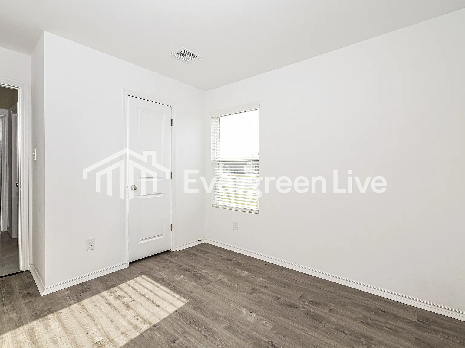 4 bed, 2.0 bath, 1667 sqft, $1,595 — Photo 4