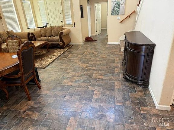 3rd image of 6 Palestrina Court