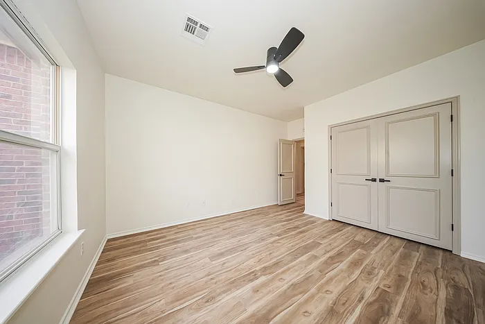 11601 Hackney Ln — Photo 9