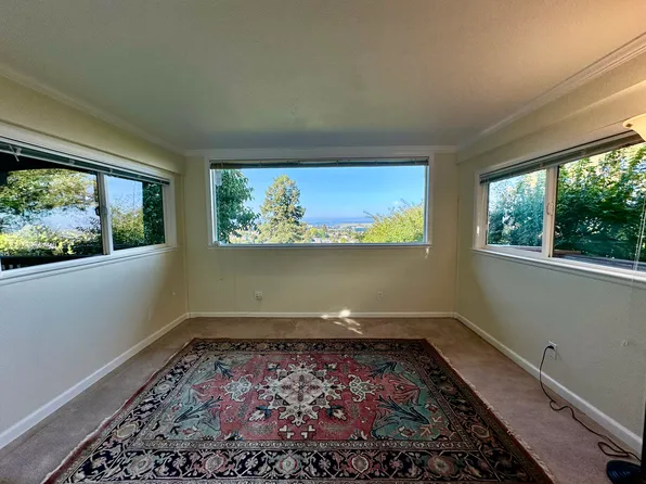 221 Hillcrest Rd, San Carlos, CA 94070