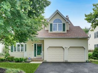 15 Stapleton Ct, Bridgewater, NJ 08807