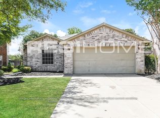 8020 Whitney Ln, Fort Worth, TX 76120