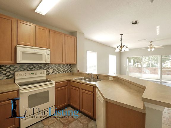 5th image of 13605 Daniels Landing Cir