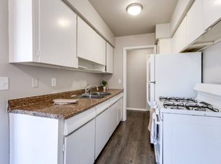 Como Court, Minneapolis, MN 55414