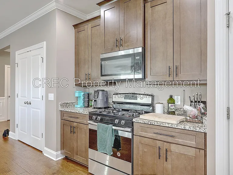 1157 Leary St — Photo 12