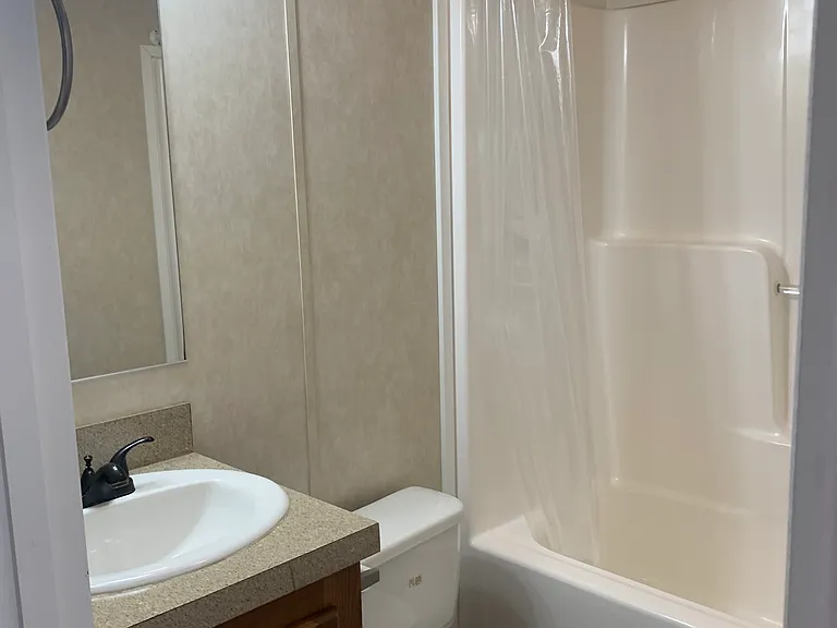 Crestview — Photo 37