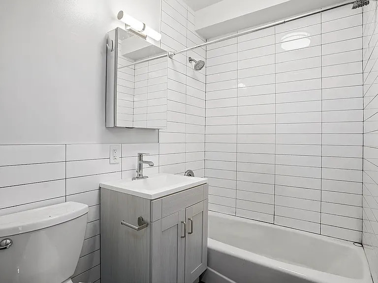 104 Luquer St #D4 — Photo 8