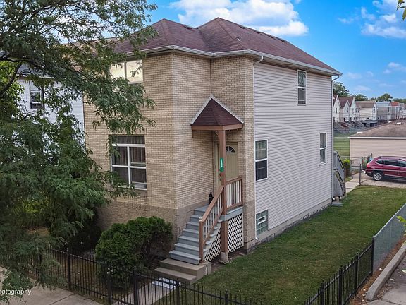 2nd image of 259 W 65th St