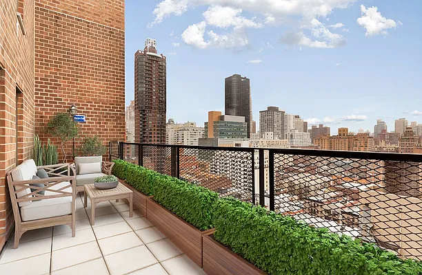 Sold by Compass | media 1