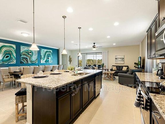 5th image of 2421 Luxor Dr