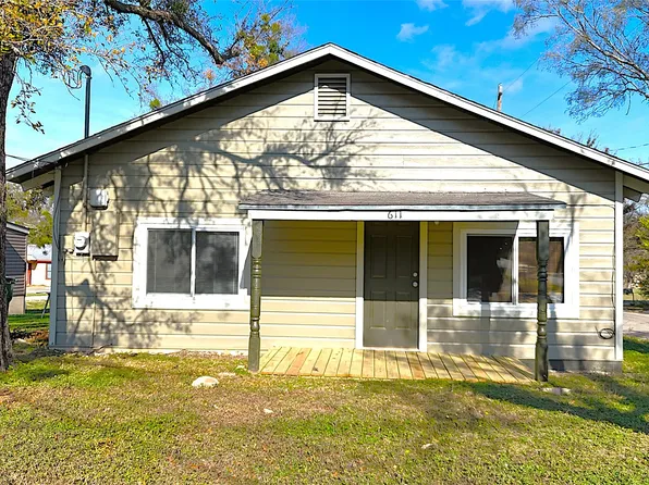 611 E Clifton St, Stephenville, TX 76401