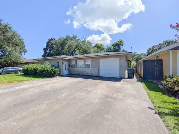 5031 Simpson Ave, Groves, TX 77619