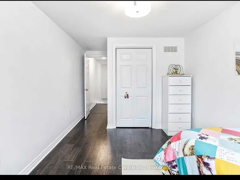 88 Mussen St — Photo 15