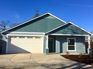 145 Greenview Dr, Eagle Point, OR 97524