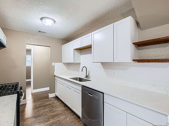 4th image of 4614 BELINDA LEE ST