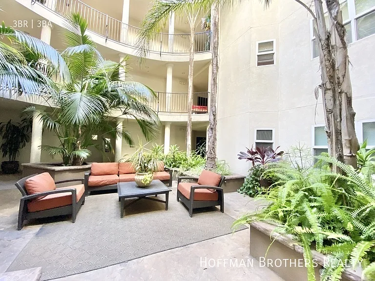 1135 Rexford Dr #102 — Photo 21