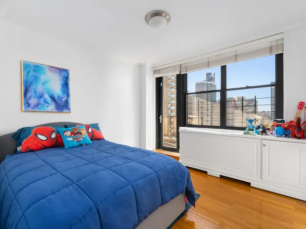 301 East 87th Street image 7 of 10