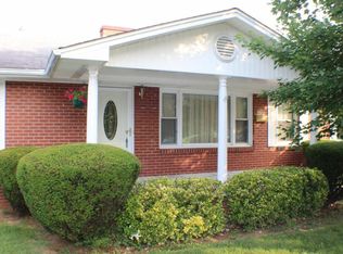 1456 Warpath Dr, Kingsport, TN 37664