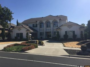 44 E Country Club Dr, Brentwood, CA