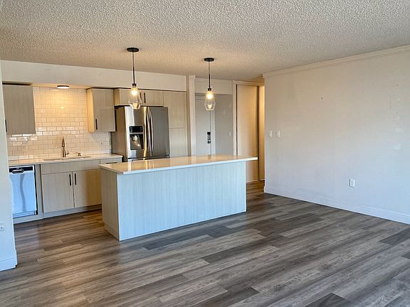 5th image of 601 W 11th Ave APT 404