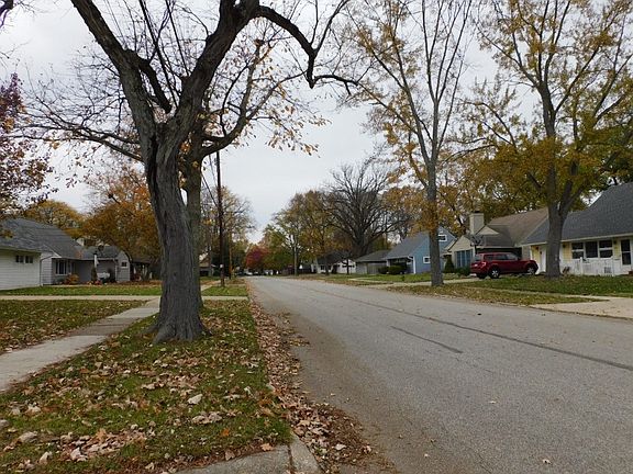 5th image of 245 Wallace Dr