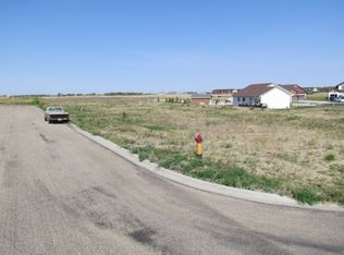2704 21st St NW, Minot, ND 58703