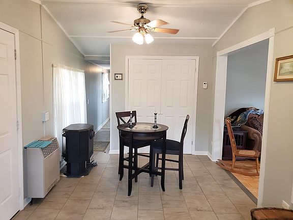 5th image of 356 Riverview Ave
