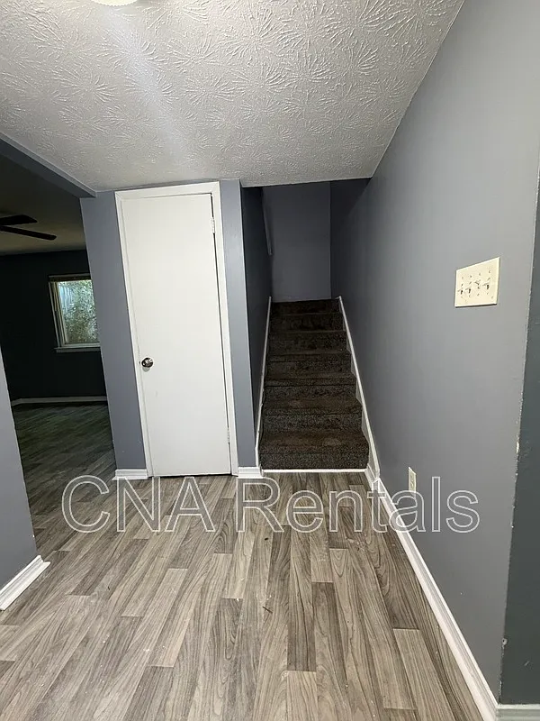 3 bed, 2.5 bath, 1580 sqft, $1,500 — Photo 4