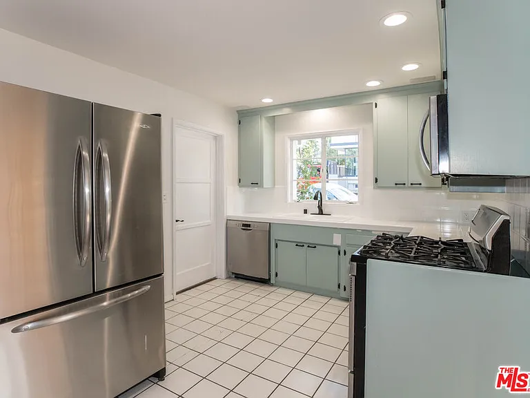 437 Swarthmore Ave — Photo 3