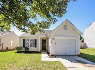 6129 Whispering Brook Ct, Charlotte, NC 28216