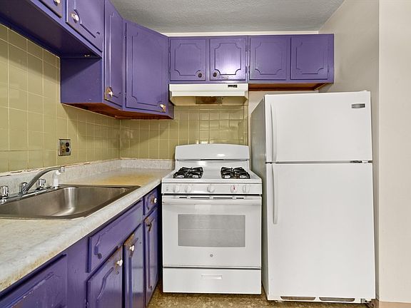 4th image of 135 Willard St APT 8