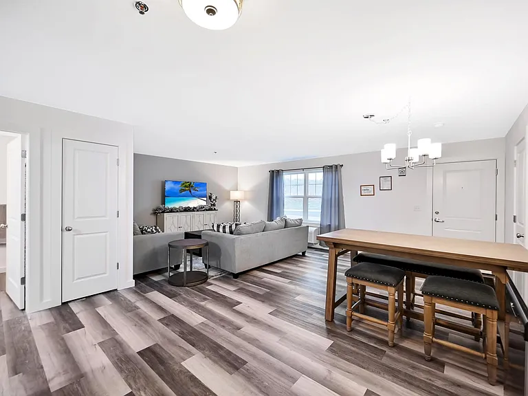 Mt. Nebo Apartments — Photo 11