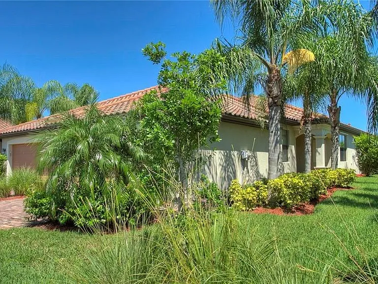 6627 Candlestick Dr — Photo 2