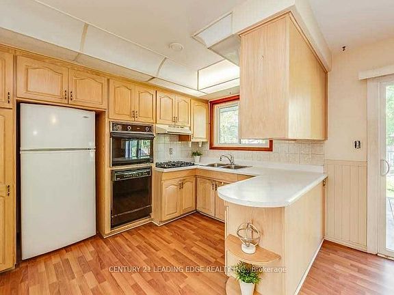 5th image of 168 Meadowvale Rd