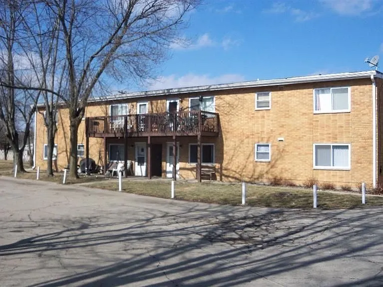 17 Vanderbilt Dr