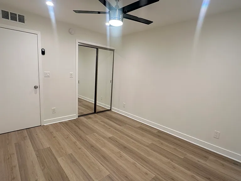 12325 Moorpark St #104 — Photo 6