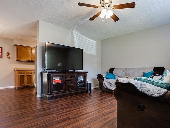 4th image of 1605 Silver Birch Ct