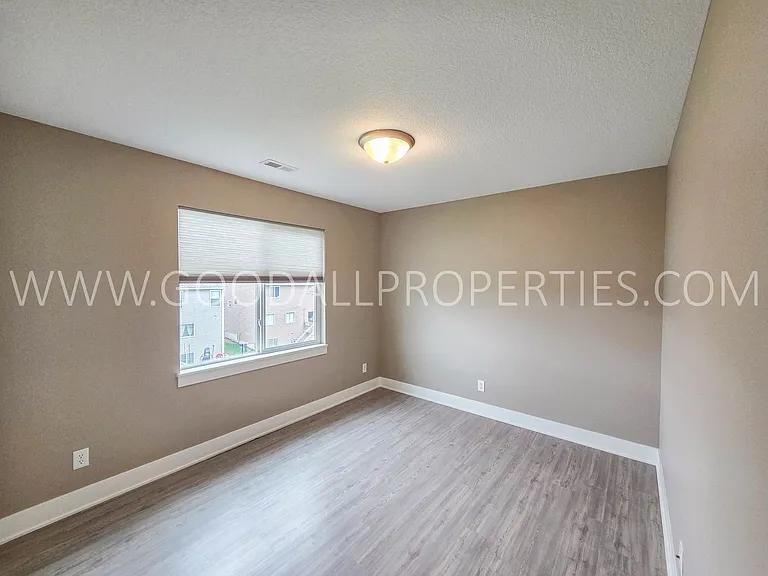 216 Maple Ave — Photo 13
