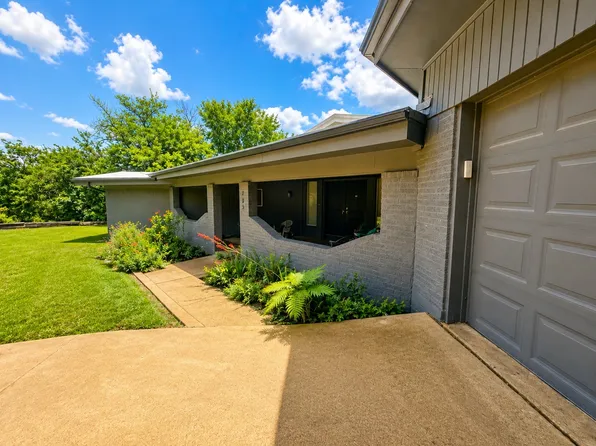 705 SW 10th St, Mineral Wells, TX 76067