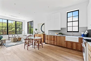 19 Richardson Street in Williamsburg