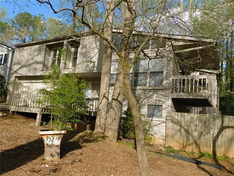 1930 Annwicks Dr — Photo 2
