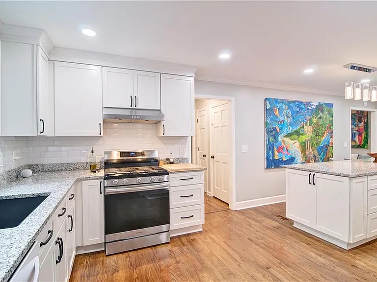 220 Indian Hills Ct — Photo 3