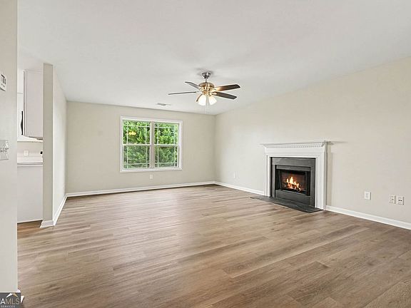 4th image of 2121 Centenary Main St