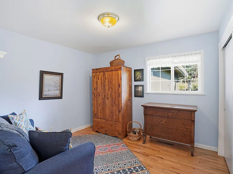 241 Soledad Dr — Photo 26